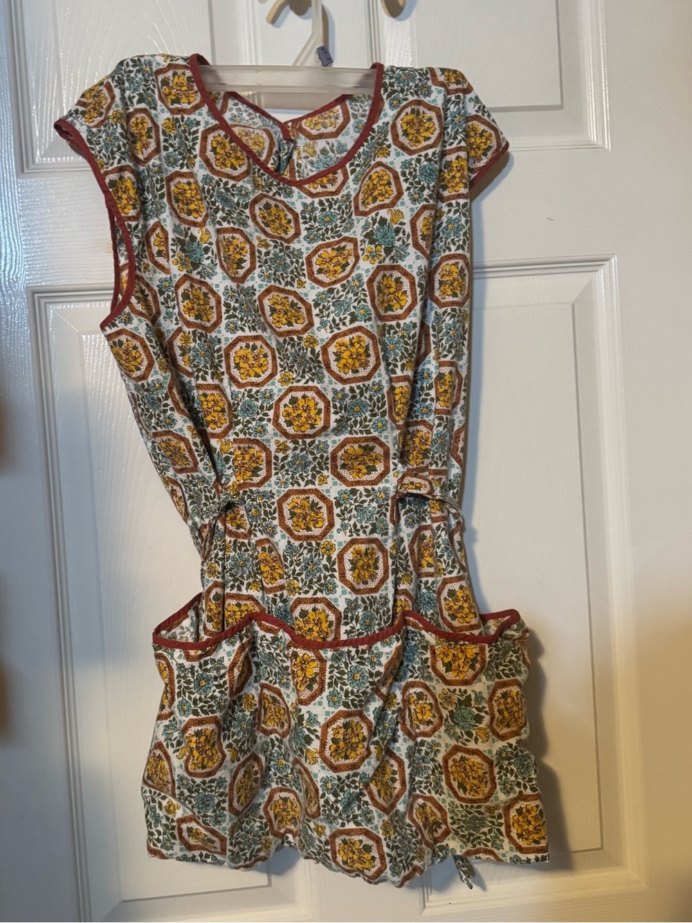 Vintage Apron with pockets